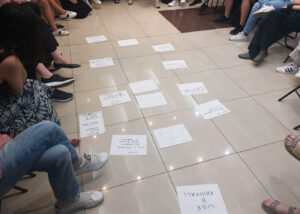 «Будет у вас война 30 лет подряд — захотите так же обниматься сходу». Как граждане конфликтующих государств обсуждают вопросы войны и мира 