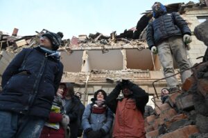 Снос ВНИИБ начали сразу после Рождества. Посмотрите, как этому сопротивлялись петербуржцы