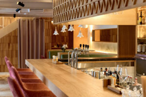 Где поесть в Петербурге? Заведение с фермерскими продуктами, огромный ресторан в новом торговом центре и грузинское бистро с небанальными хачапури