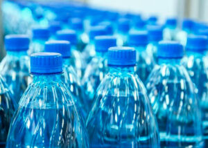 Запрет пластиковых бутылок сдвинули на 4 года