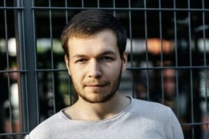 Белорусского фотографа задержали в аэропорту Минска после возвращения из Тбилиси. В Грузии он жил как минимум с 2022 года.